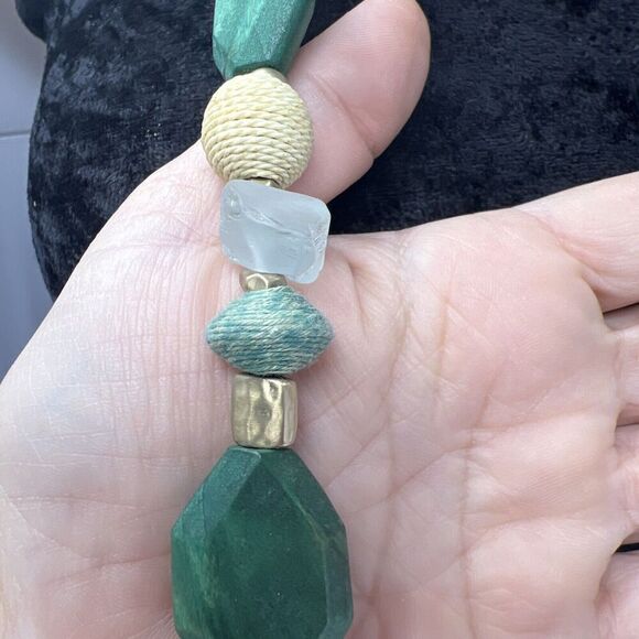 Chico's Necklace Green Wood Beads Wooden & Glass Lightweight Longline Necklace - Picture 5 of 8